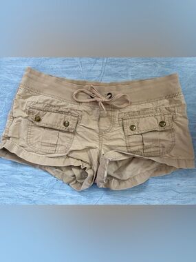 Vintage Khaki Women’s Cargo shorts